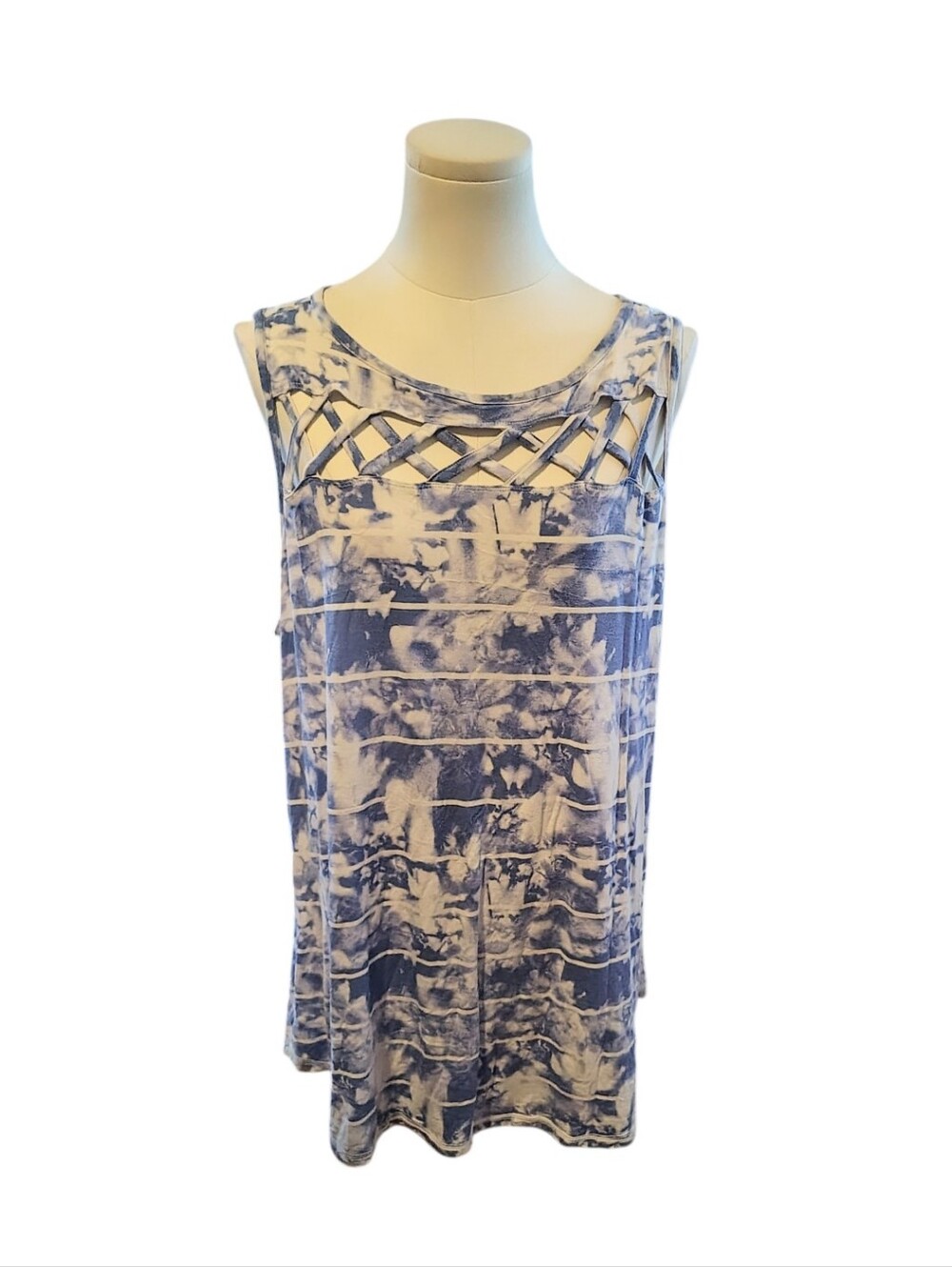 LIVI Tie Dye Blue And White Crisscrossed Front Sleeveless Striped Top Size 18/20